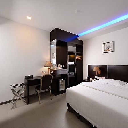 E-Red Hotel Bandar Perda Bukit Mertajam Exteriör bild