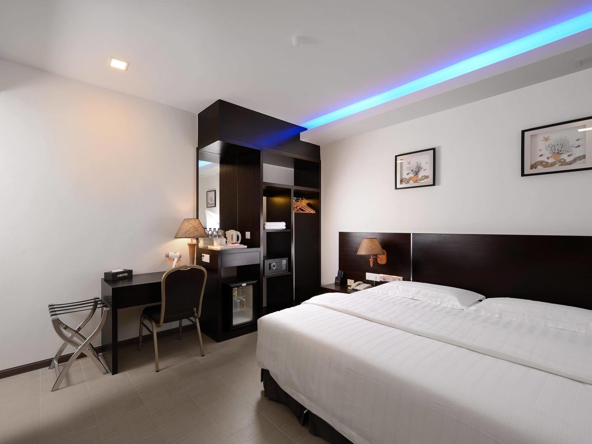 E-Red Hotel Bandar Perda Bukit Mertajam Exteriör bild